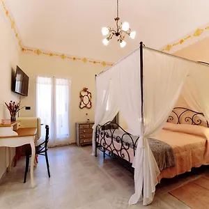  Bed & Breakfast Nelle Favole The Classic